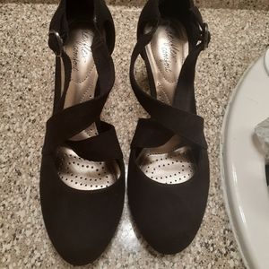 Dexflex black strappy heels